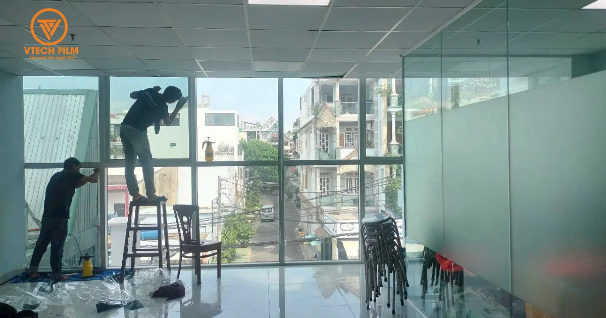 Phim cách nhiệt hỗ trợ giảm nhiệt cho phòng có điều hòa