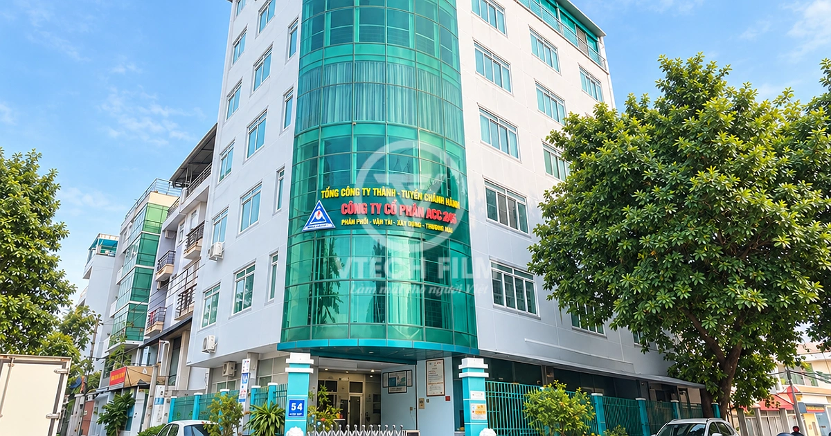 Bề mặt kính văn phòng CTY CP ACC 245 sau khi dán phim Sapphire