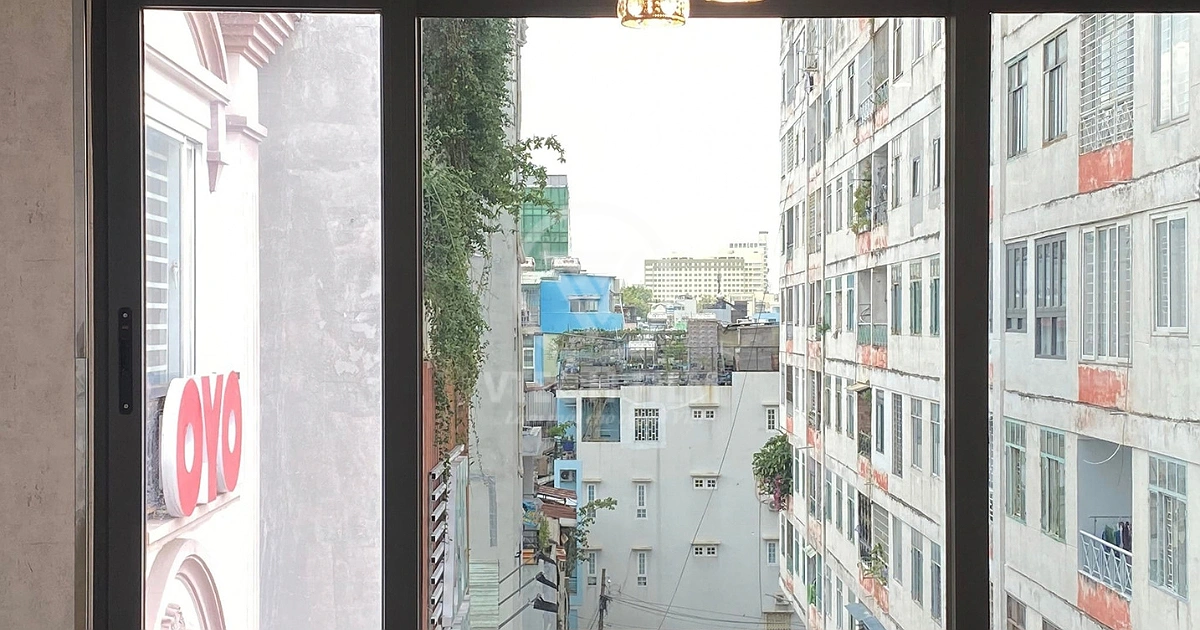 Mặt kính khách sạn Aria 3/2 sau khi dán phim VT0586
