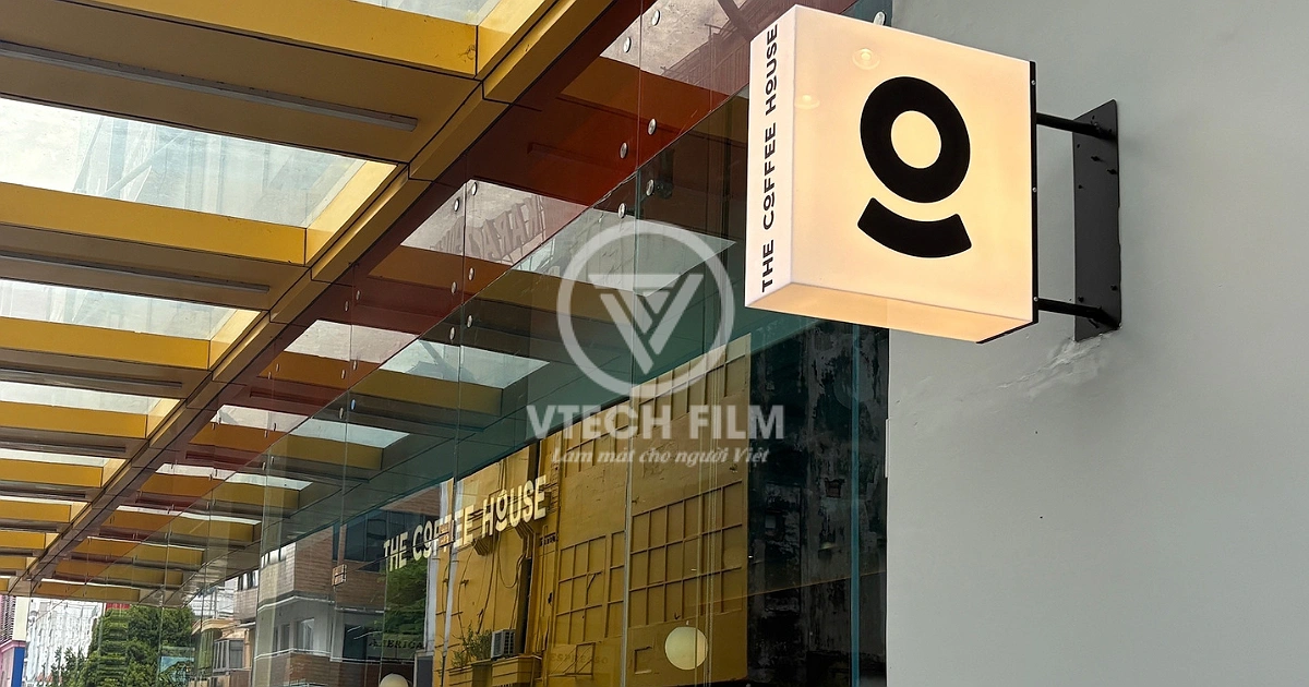Góc nhìn thực tế sau thi công dán phim cách nhiệt quán cà phê The Coffee House của VTECH FILM.