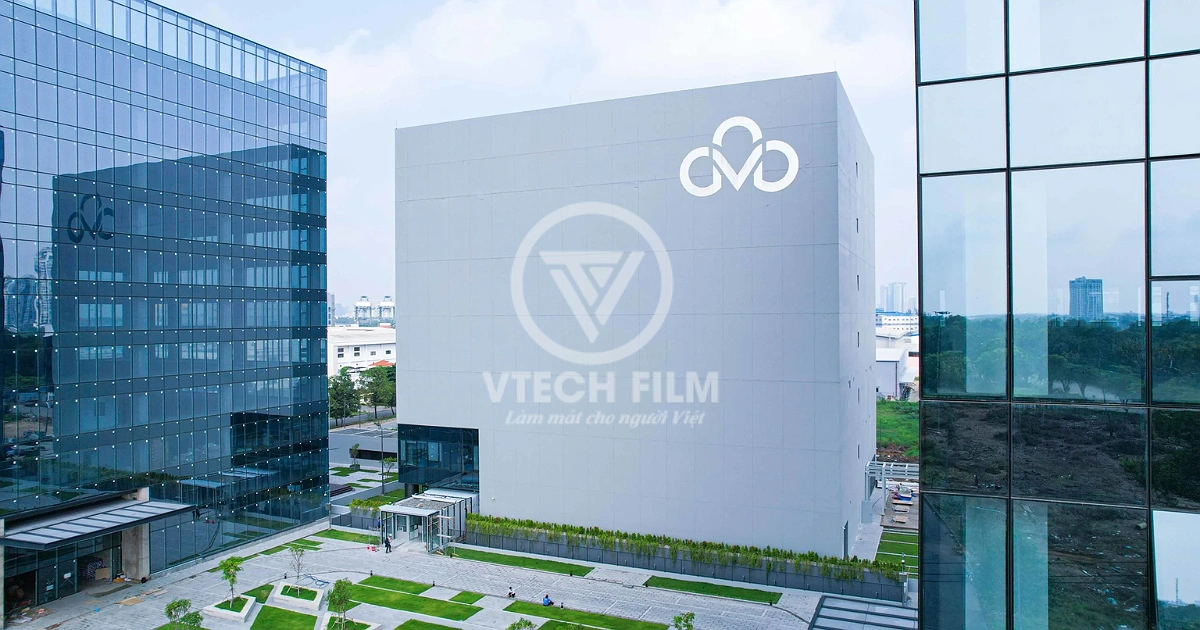 Toàn cảnh tổ hợp văn phòng CMC Creative Space sau khi thi công dán phim cách nhiệt VTECH FILM.